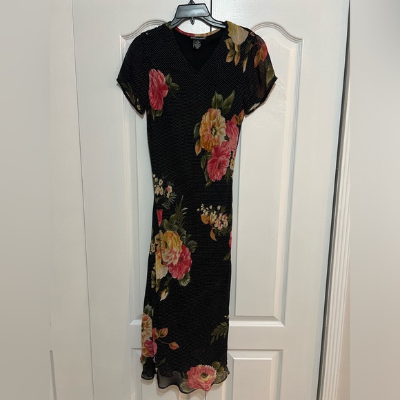 American Angel Black & Floral Print. V Neck short sleeve woman dress ; size :S - Picture 8 of 9